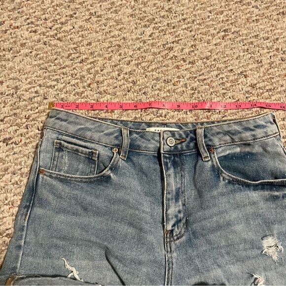 PacSun High Rise Jean Mom Shorts Light blue Wash Lightly Distressed- Size 28 - Picture 8 of 9